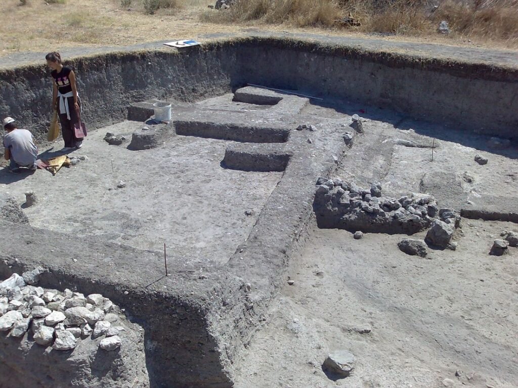 Archaeological Excavation at Aktopraklik - panoramio