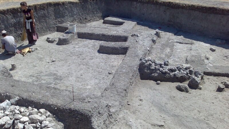 Archaeological Excavation at Aktopraklik - panoramio