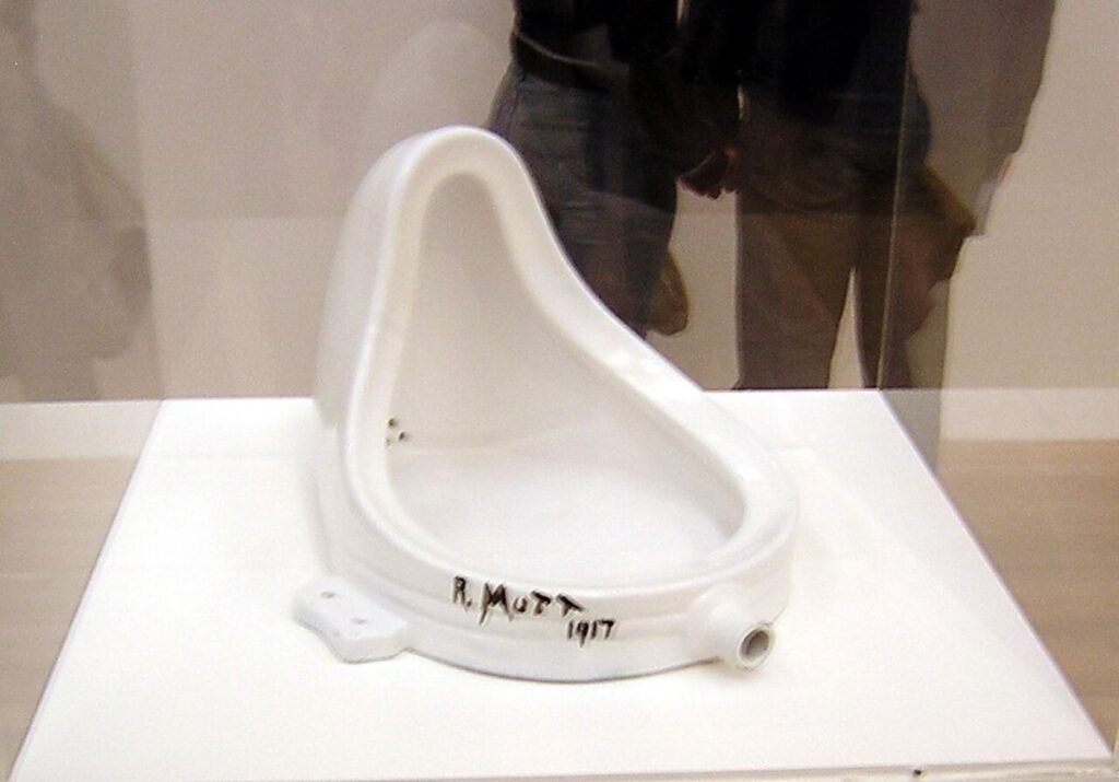 Quando il gioco diventa arte: Duchamp, i cani del poker e il blackjack di Godard