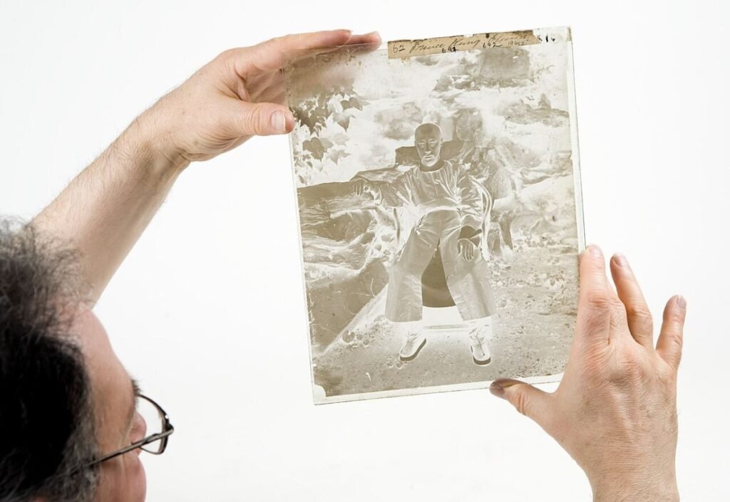 1 photograph ; glass photonegative, wet collodion Wellcome L0051609