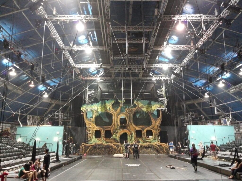 Circus Juventas big top interior, August 2014