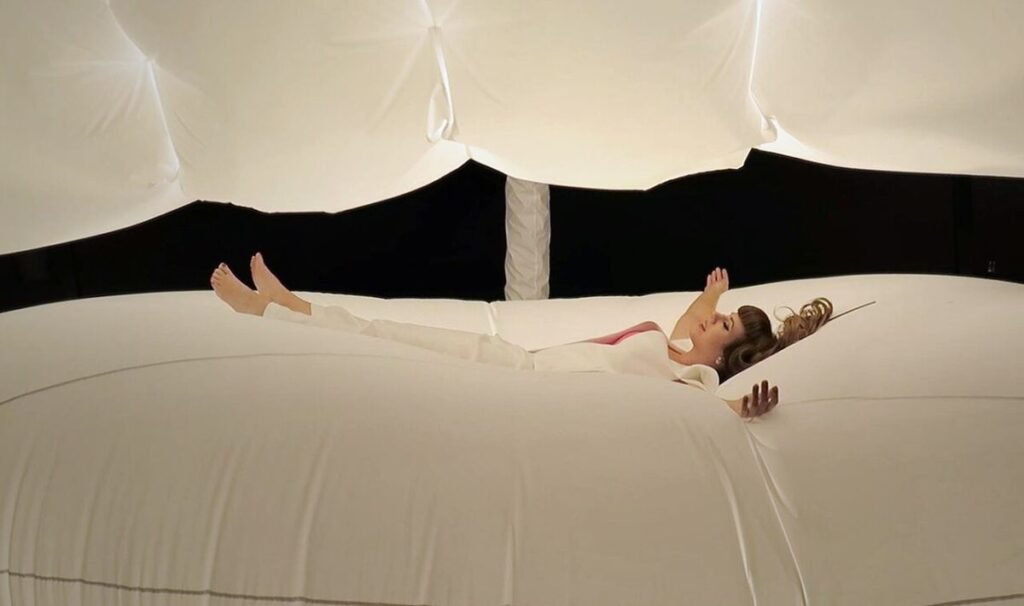 Amy Karle in "The Physical Mind" Immersive Installation Art by Teun Vonk at FILE Electronic Language International Festival 2017 São Paulo Brazil