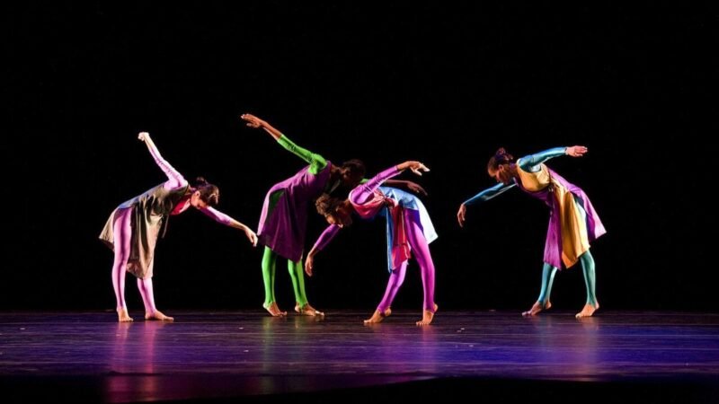 Bend and Snap, contemporary dance performance at Nazareth College Arts Center, Rochester, New York - 20090925