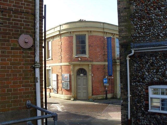 File:Hollywood Cinema, Fakenham - geograph.org.uk - 690800.jpg