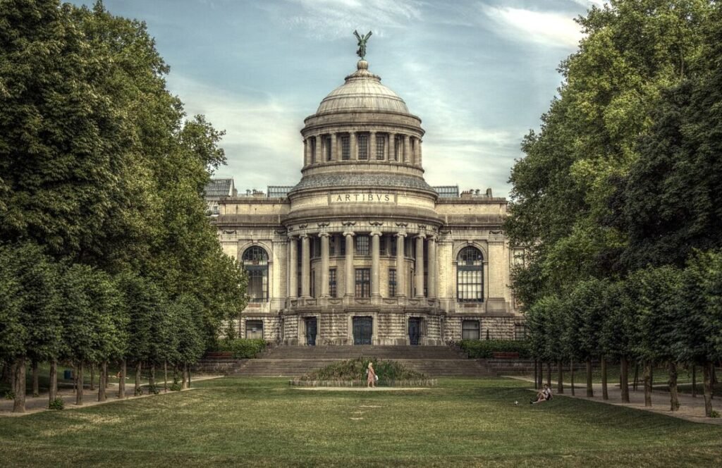 Park of the Cinquantenaire - Royal Museums of Art and History, Brussels, 2010 (HDR 1)