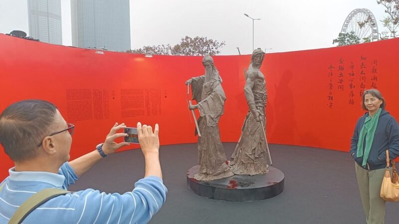 HK 中環 Central 愛丁堡廣場 Edinburgh Place exhibition 俠之大者 A Path to Glory 金庸 百年誕辰紀念 Jin Yong’s Centennial Memorial n 任哲雕塑展 Artworks sculptures by Mr Ren Zhe March 2024 R12S 314