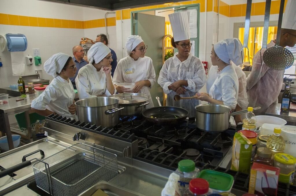 Sicilian Culinary Students Train Navy Chefs on Traditional Pasta Preparation Techniques (5999930)