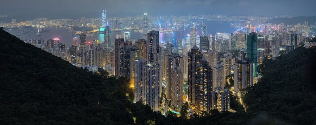 Panorama of Hong Kong Harbour from The Peak dllu