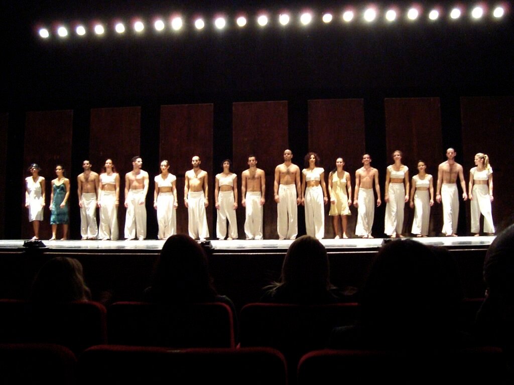 Quando il corpo danza la sofferenza. La ricerca di Sieni tra movimento e compassione