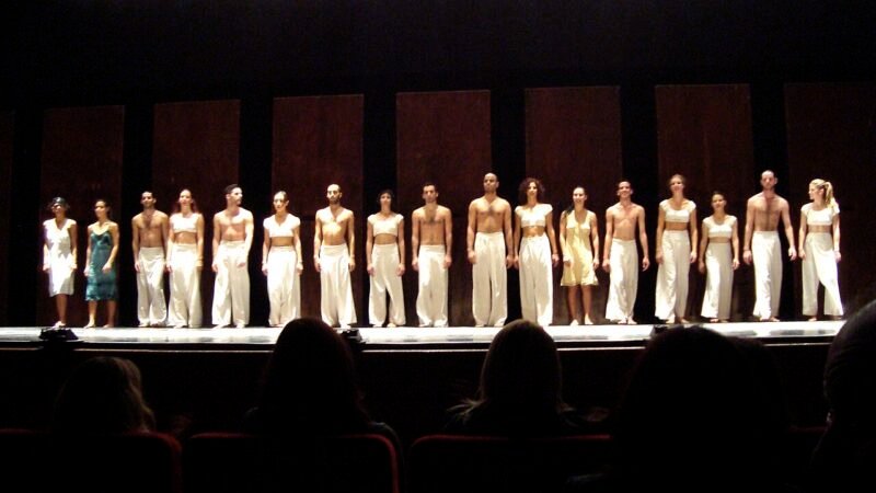 Quando il corpo danza la sofferenza. La ricerca di Sieni tra movimento e compassione
