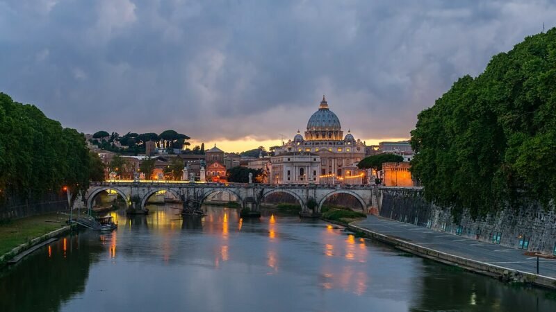 Acqua e memoria nei dipinti di Celia Paul a Roma
