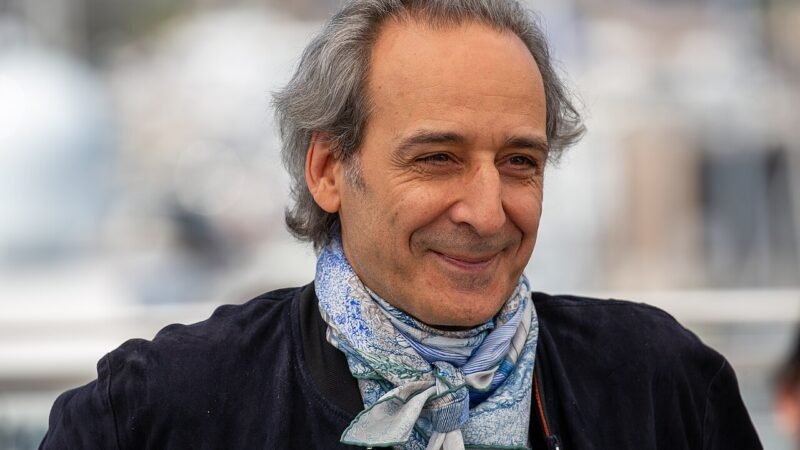 La partitura invisibile di una fiaba acquatica: come Alexandre Desplat trasforma il silenzio in musica