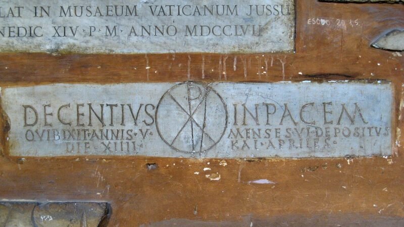 Quando il latino vive nella strada: il linguaggio popolare come eredità archeologica