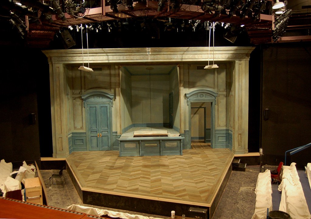 Pirandello tra finzione e verità: come il teatro continua a interrogarci